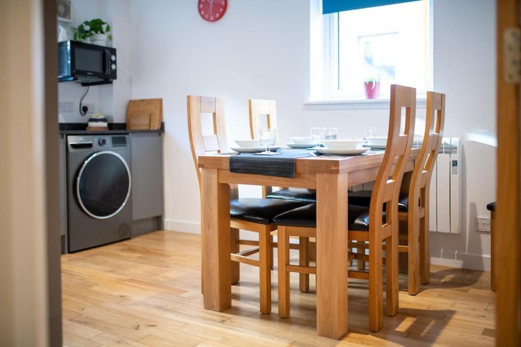 Modern City Centre Apartment In Inverness Exteriör bild