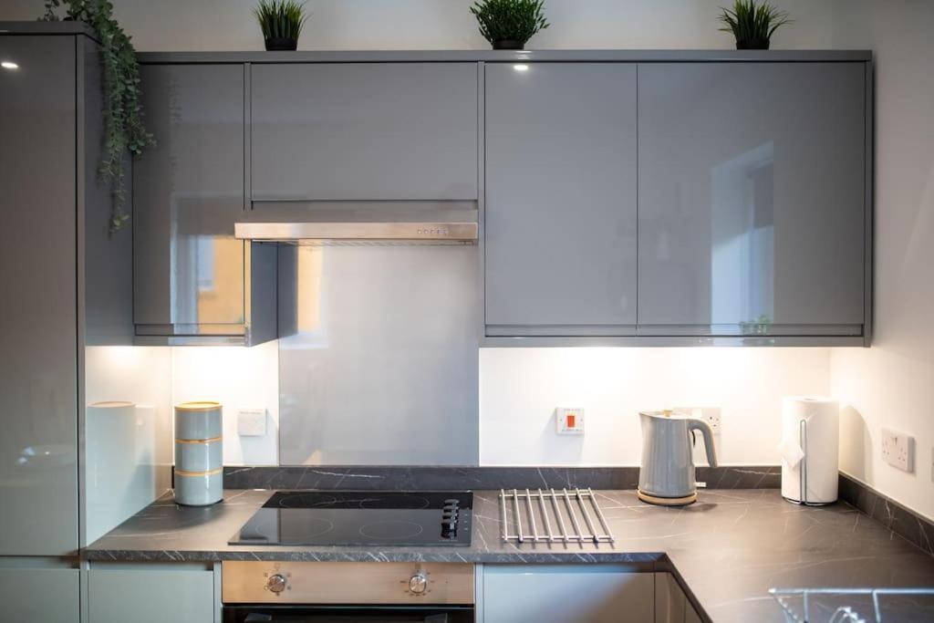 Modern City Centre Apartment In Inverness Exteriör bild
