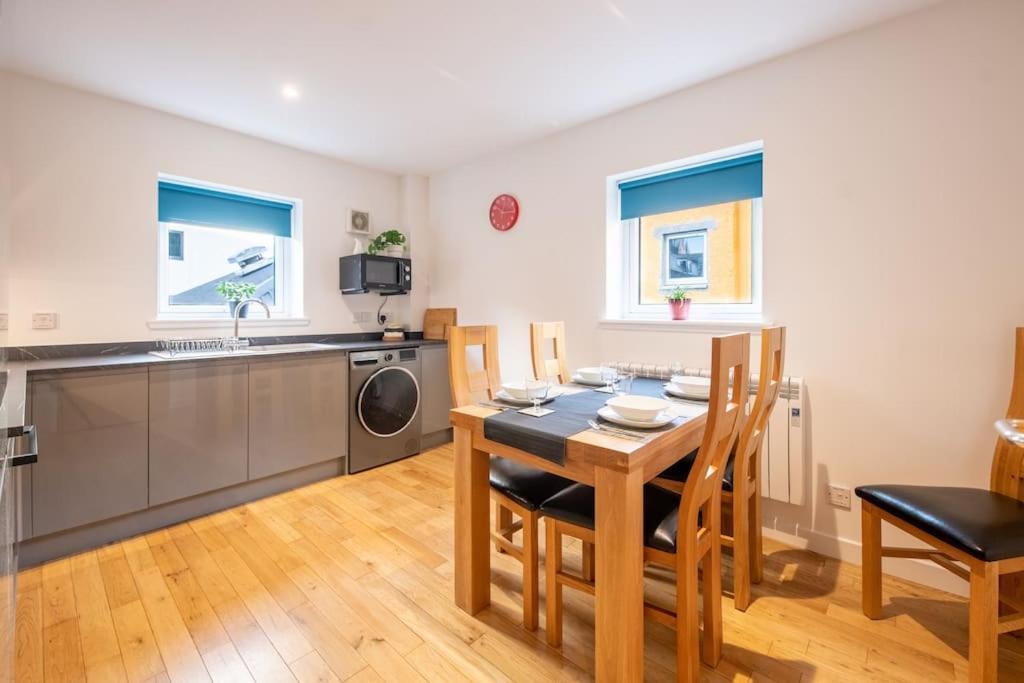 Modern City Centre Apartment In Inverness Exteriör bild